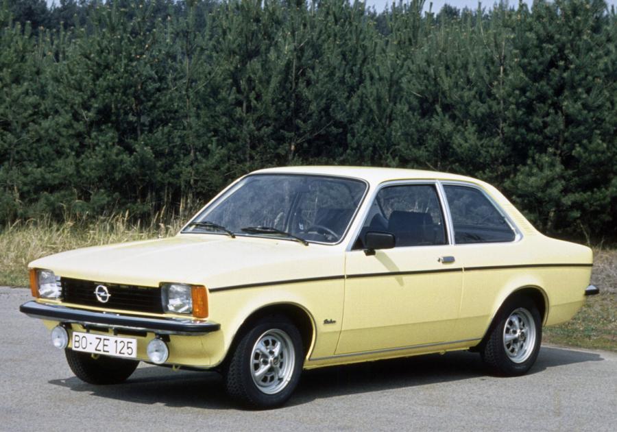  Opel Kadett 2-Door Sedan 1977 года  (фото 4 из 5)